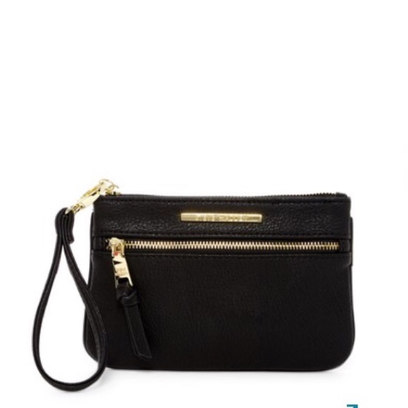 Steve Madden Handbags - Steve Madden Black Charging Wristlet